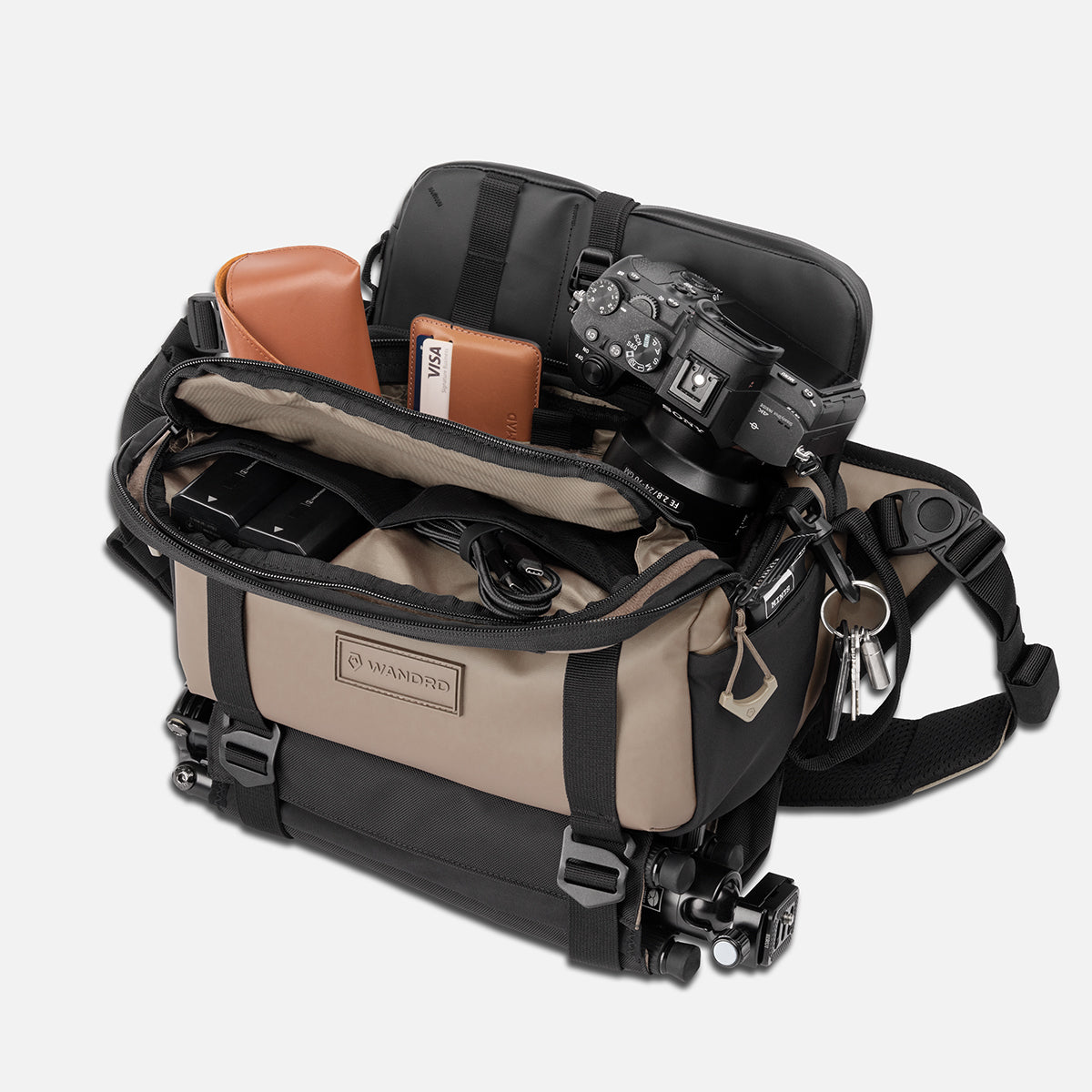 wandrd-rogue-6l-sling-umh-ngetasche-yuma-tan-laptop image 3