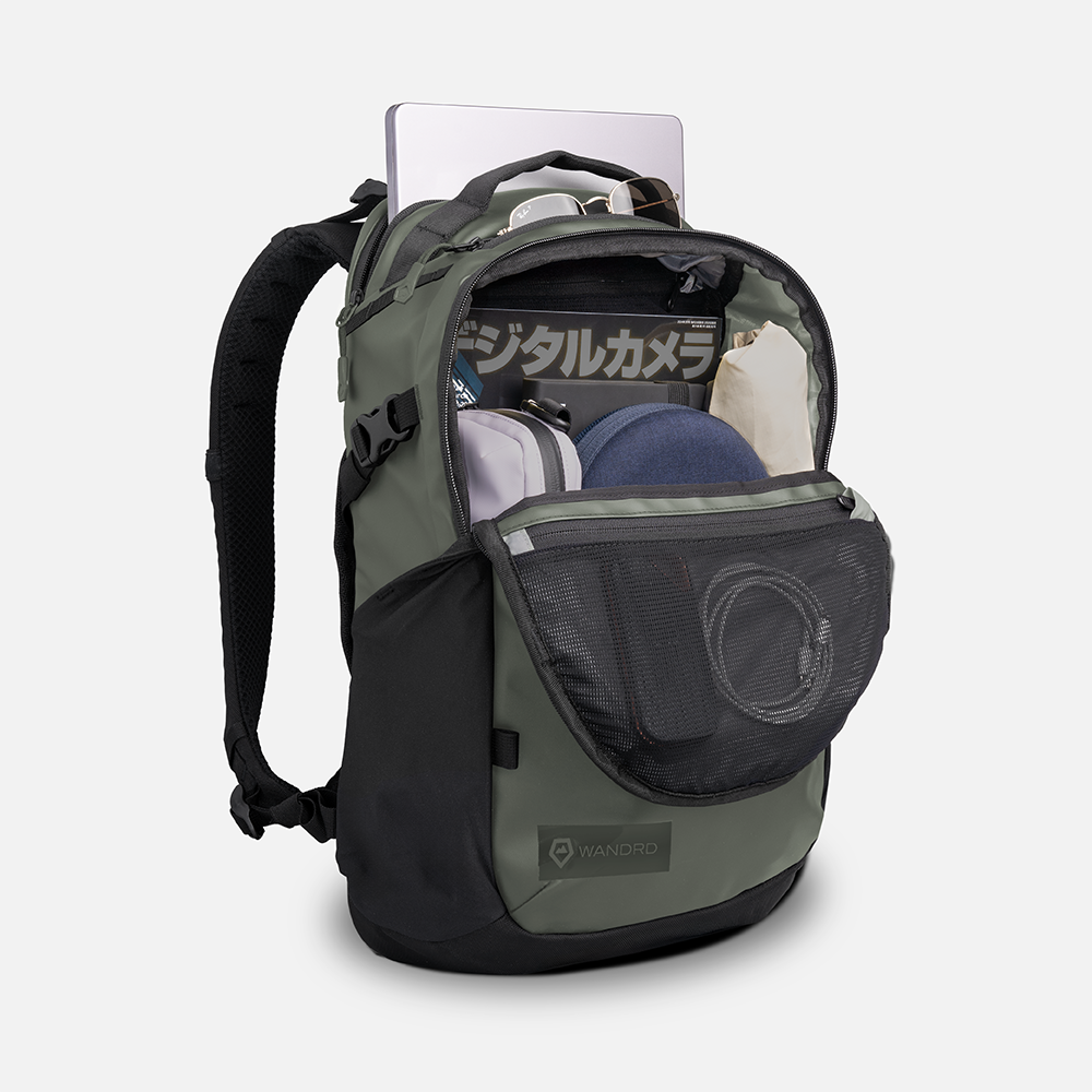 wandrd-prvke-nimbus-18l-rucksack-wasatch-green-laptop image 3