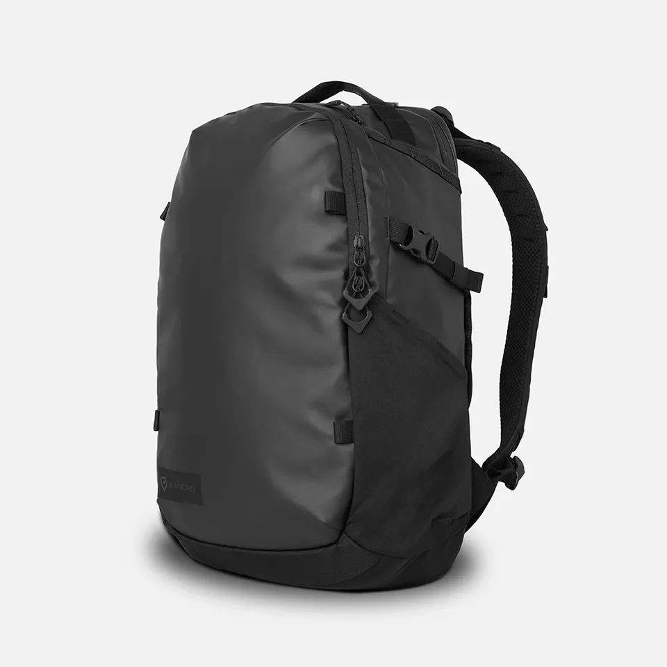 wandrd-nimbus-18l-rucksack-schwarz-laptop image 1