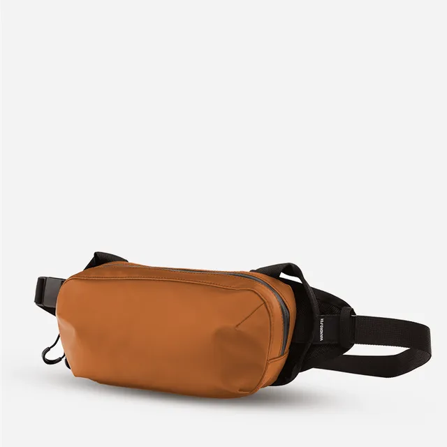 wandrd-x1-d1-fanny-pack-bauchtasche-sedona-orange-crossbody image 1