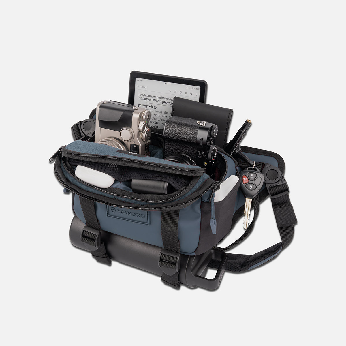 wandrd-rogue-4l-sling-umh-ngetasche-aegean-blue-wetterfest image 3