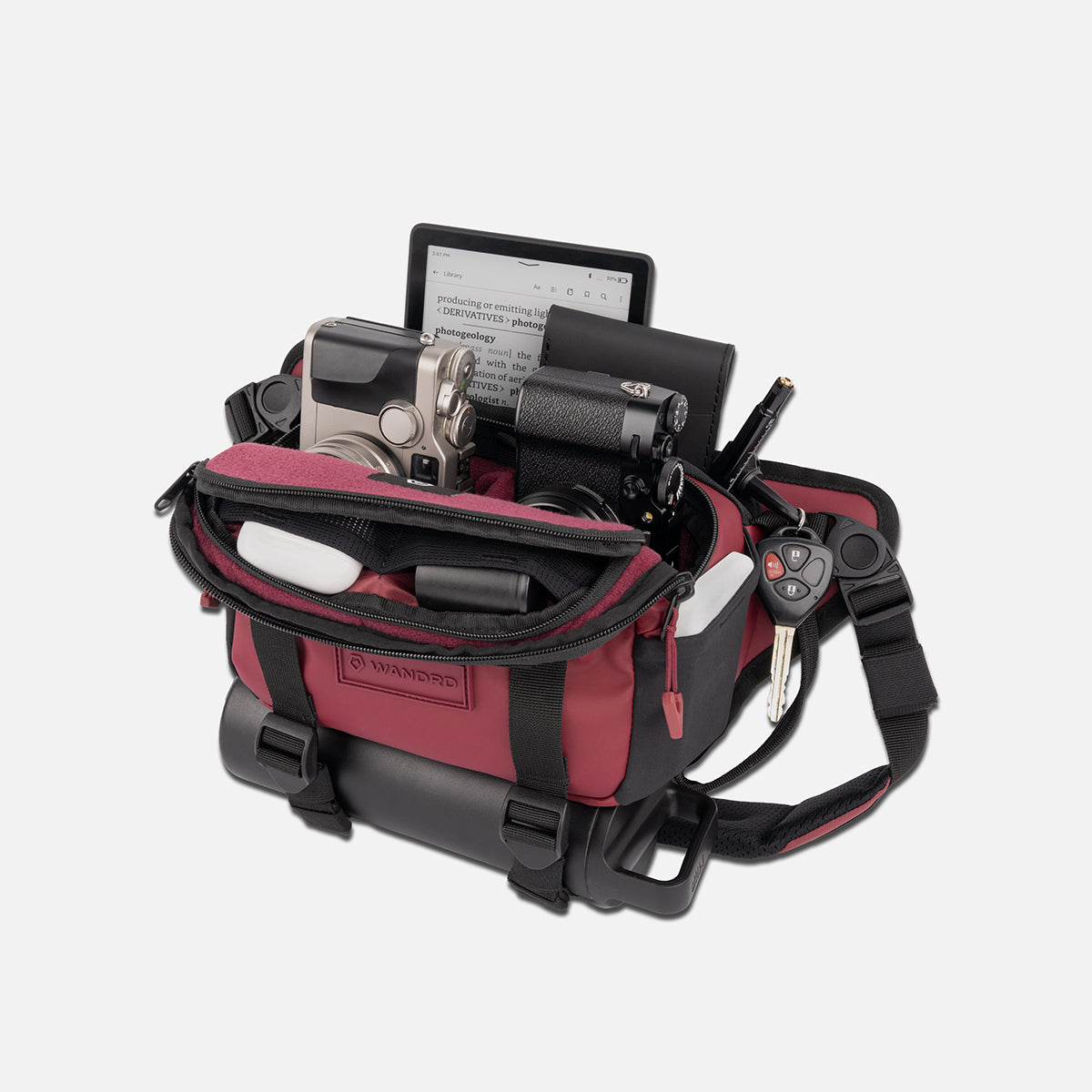 wandrd-rogue-4l-sling-umh-ngetasche-rhone-burgundy-kamera image 3
