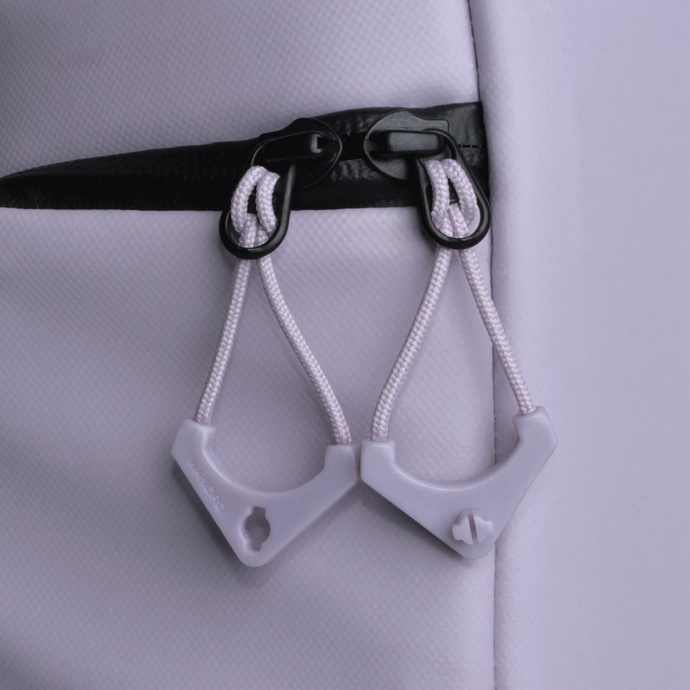 wandrd-tech-bag-worryless-zipper-puller-uyuni-purple image 3