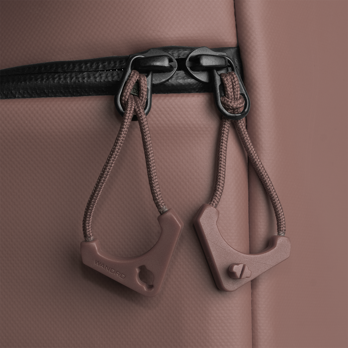 wandrd-worryless-zip-reissverschluss-anh-nger-atacama-clay image 3
