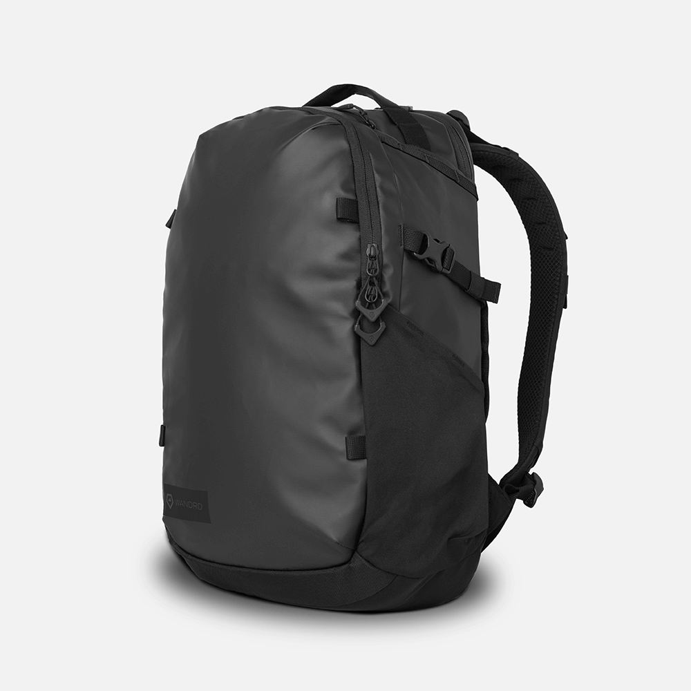 wandrd-nimbus-18l-rucksack-schwarz-laptop image 1