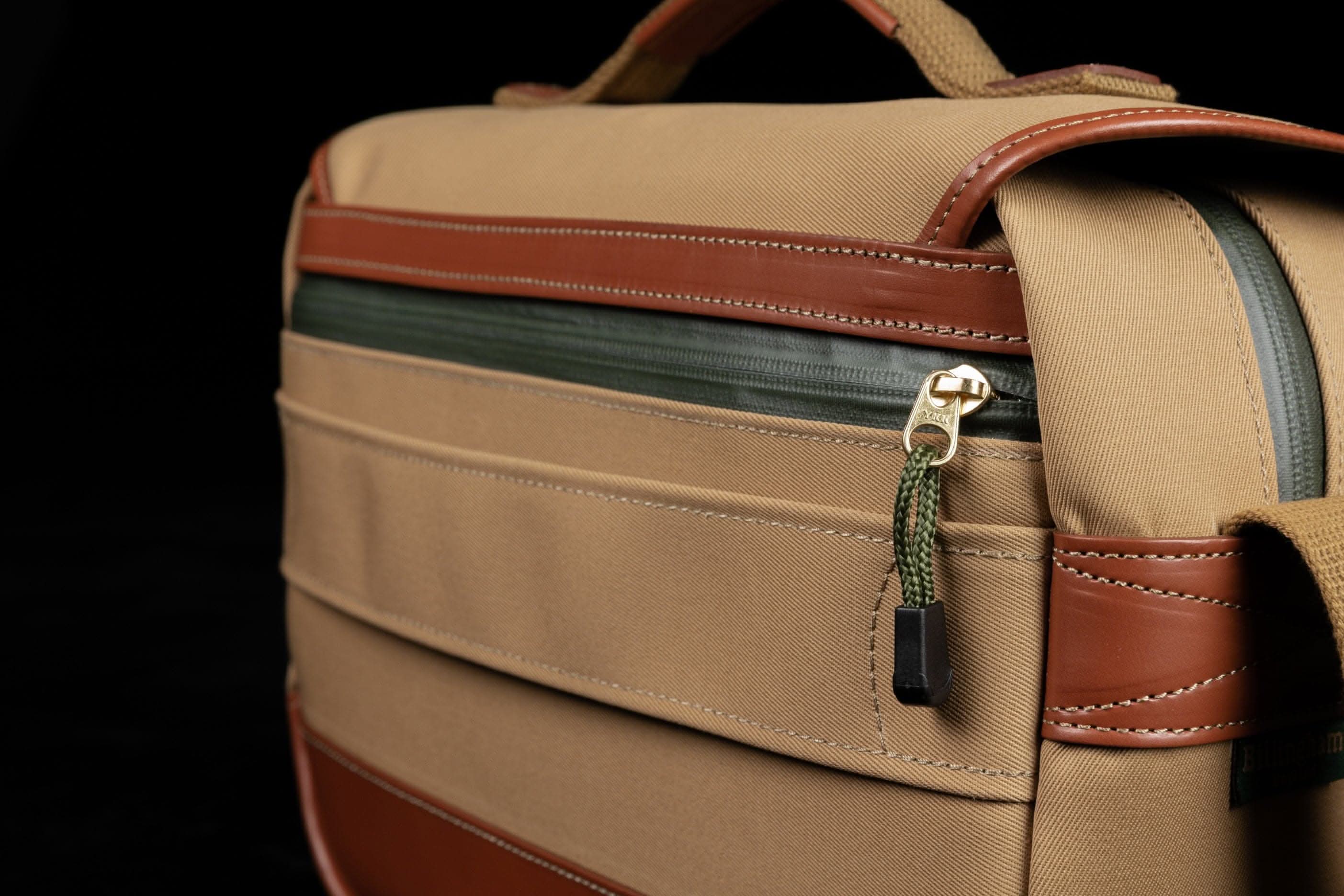 billingham-mini-eventer-kameratasche-khaki-canvas-11-zoll-tablet image 6