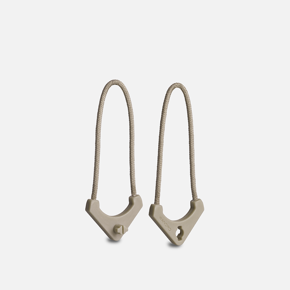 wandrd-worryless-locking-zipper-pullers-yuma-tan-sicherheit image 2