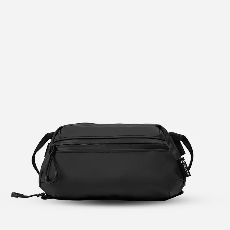 wandrd-tech-bag-medium-tech-organizer-schwarz-wetterfest image 1