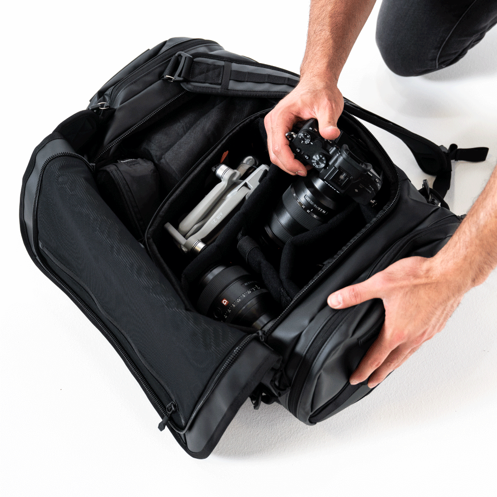 wandrd-carryall-duffel-30l-reisetasche-black-rucksack image 4