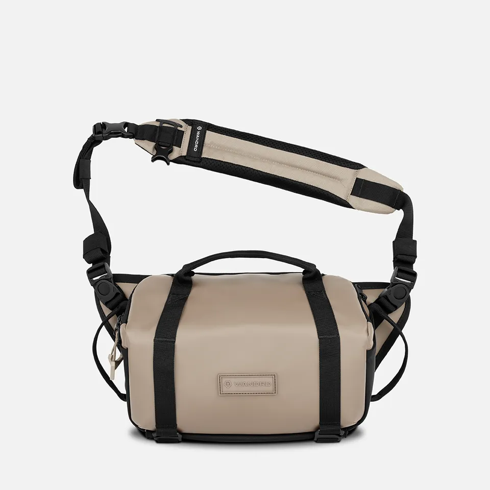 wandrd-rogue-6l-sling-umh-ngetasche-yuma-tan-laptop image 1