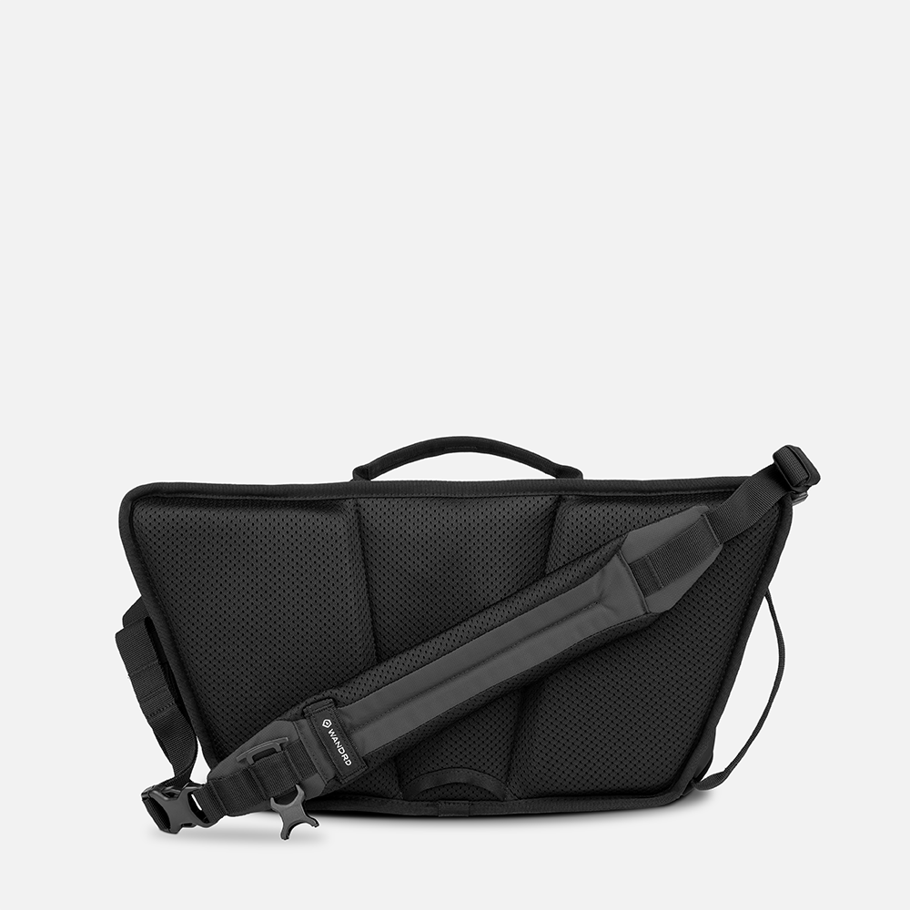 wandrd-rogue-9l-sling-umh-ngetasche-schwarz-laptop image 6