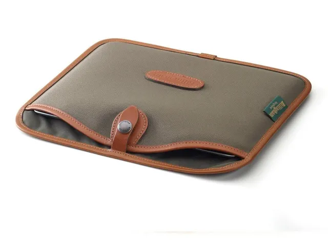 billingham-eventer-tablet-slip-tableth-lle-sage-tan-11-zoll image 1