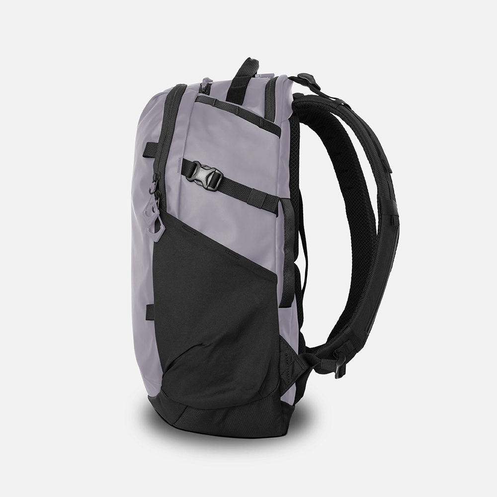 wandrd-prvke-nimbus-18l-rucksack-uyuni-purple-laptop image 4