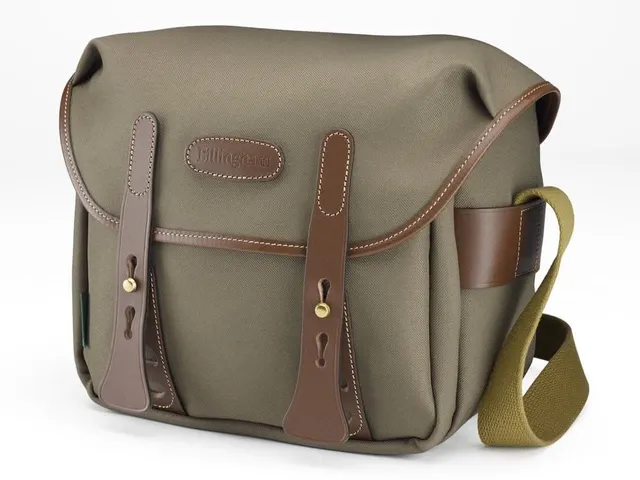 billingham-fstop-f2-8-kameratasche-black-black image 1