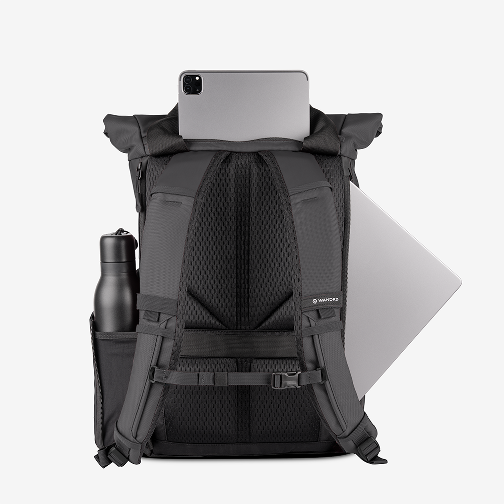 wandrd-prvke-edc-rucksack-schwarz-15-16-laptop-rolltop image 2